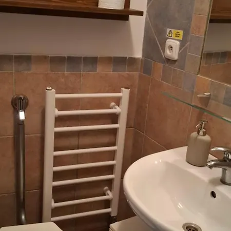Penzion A Vinoteka Hrozen