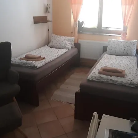 Penzion A Vinoteka Hrozen Kroměříž