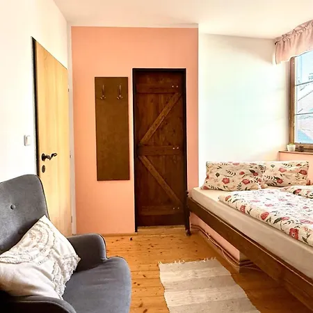 Penzion A Vinoteka Hrozen 3*