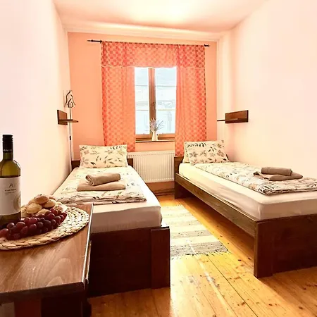 A Vinoteka Hrozen 3* Kromieryż