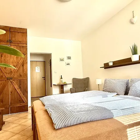 A Vinoteka Hrozen 3* Kroměříž