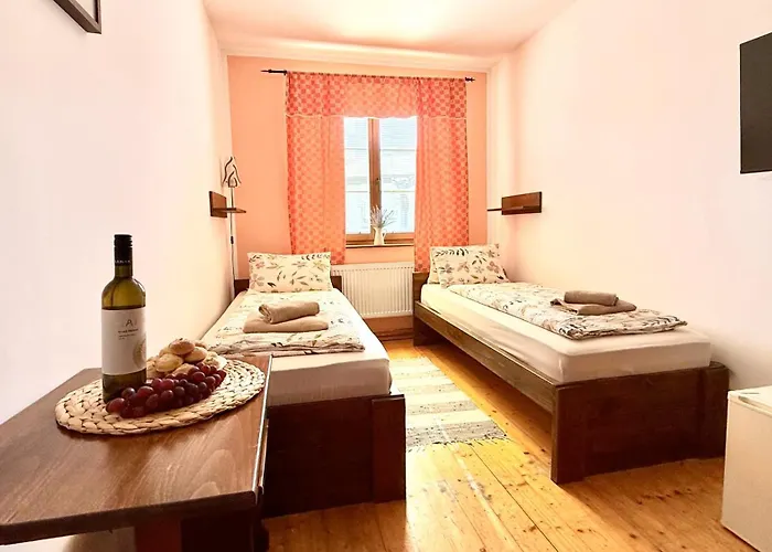 A Vinoteka Hrozen 3* Kroměříž